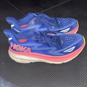 Hoka Clifton 9 Blue and Pink Sneakers size 8